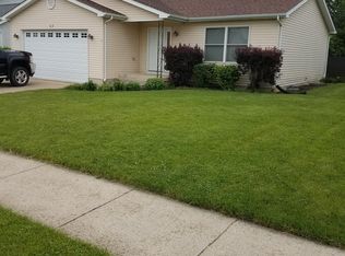 315 Serenity Ln, Dekalb, IL 60115