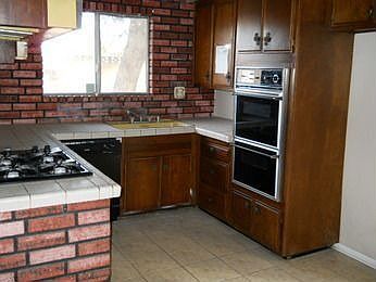 4th image of 7949 Laurel Ave