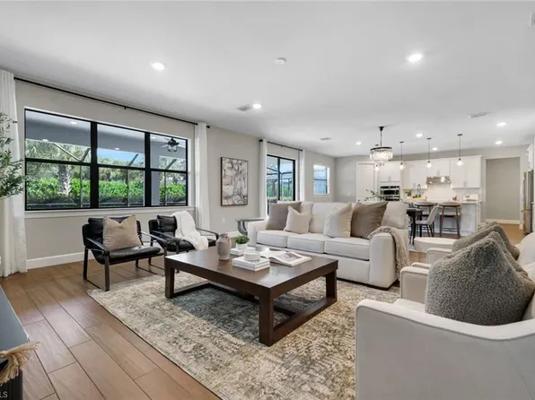 9002 Slade TER, FORT MYERS, FL 33967