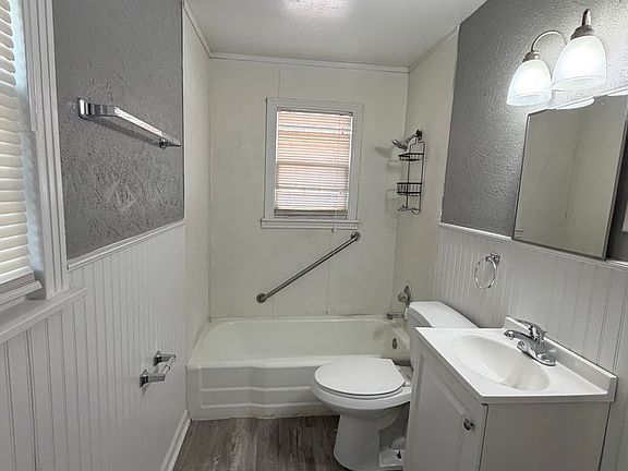2nd image of 3511 33rd St