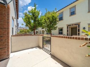 809 El Paseo, Lake Forest, CA 92610