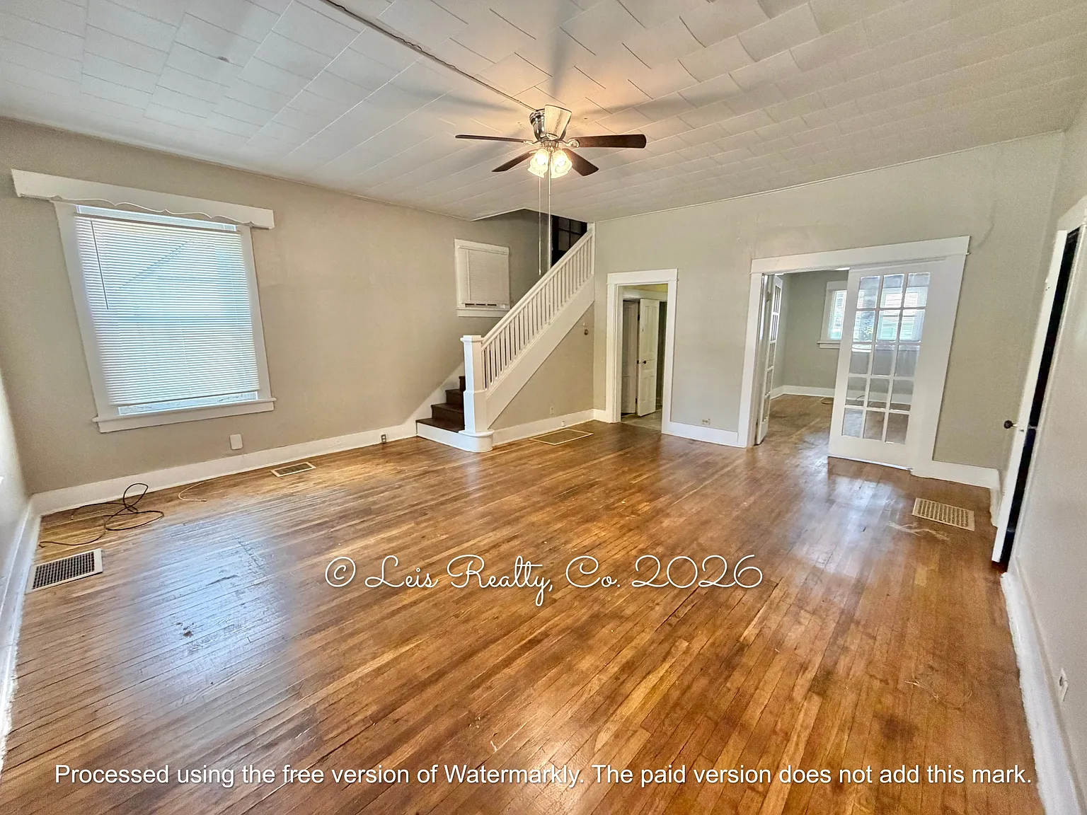 328 E Main St — Photo 1
