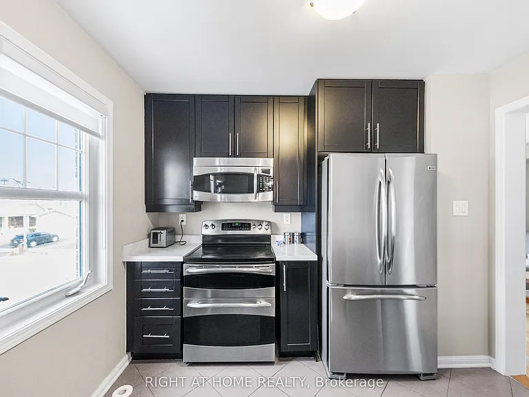 291 Woodley Cres — Photo 13