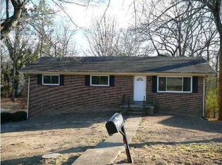 12 Wells Ln, Rossville, GA 30741