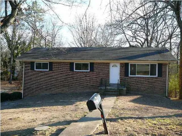 12 Wells Ln, Rossville, GA 30741