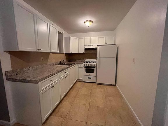4th image of 364 Simonson Ave
