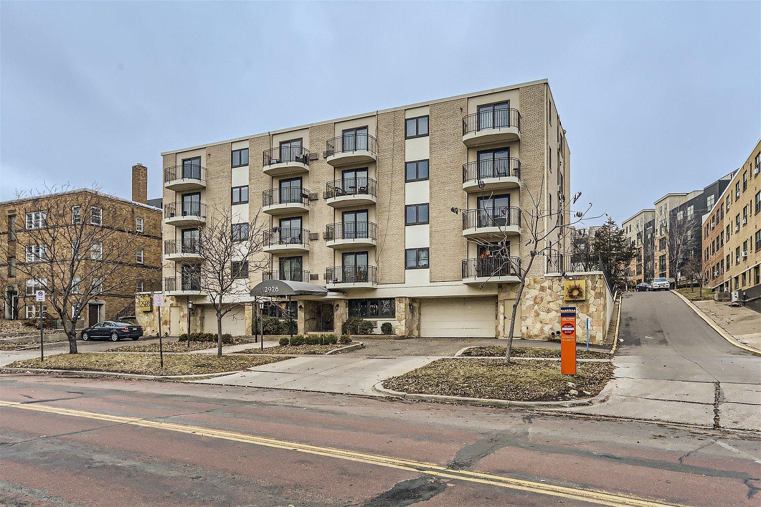 2928 Dean Pkwy APT 3C, Minneapolis, MN 55416 | Zillow