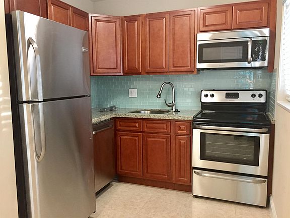 2nd image of 5125 NE 22nd Ave APT B2