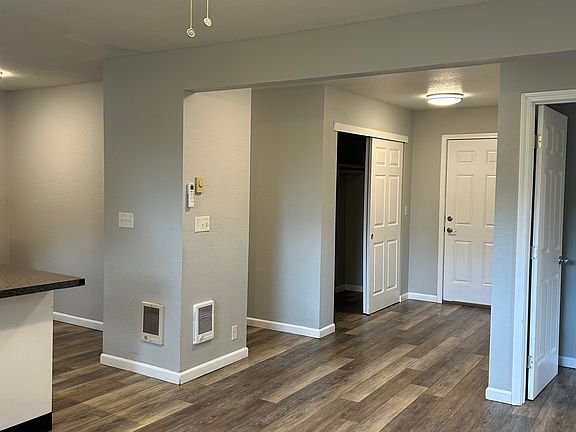 4th image of 1180 Pine St NE #1140