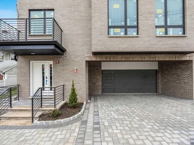 109 Henry St #A, Palisades Park, NJ, 07650