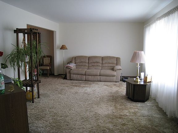 2nd image of 371 Heritage Dr