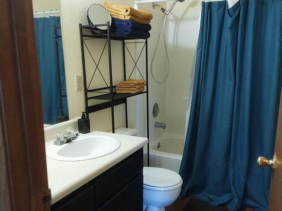 4th image of 512 Herrick Ave
