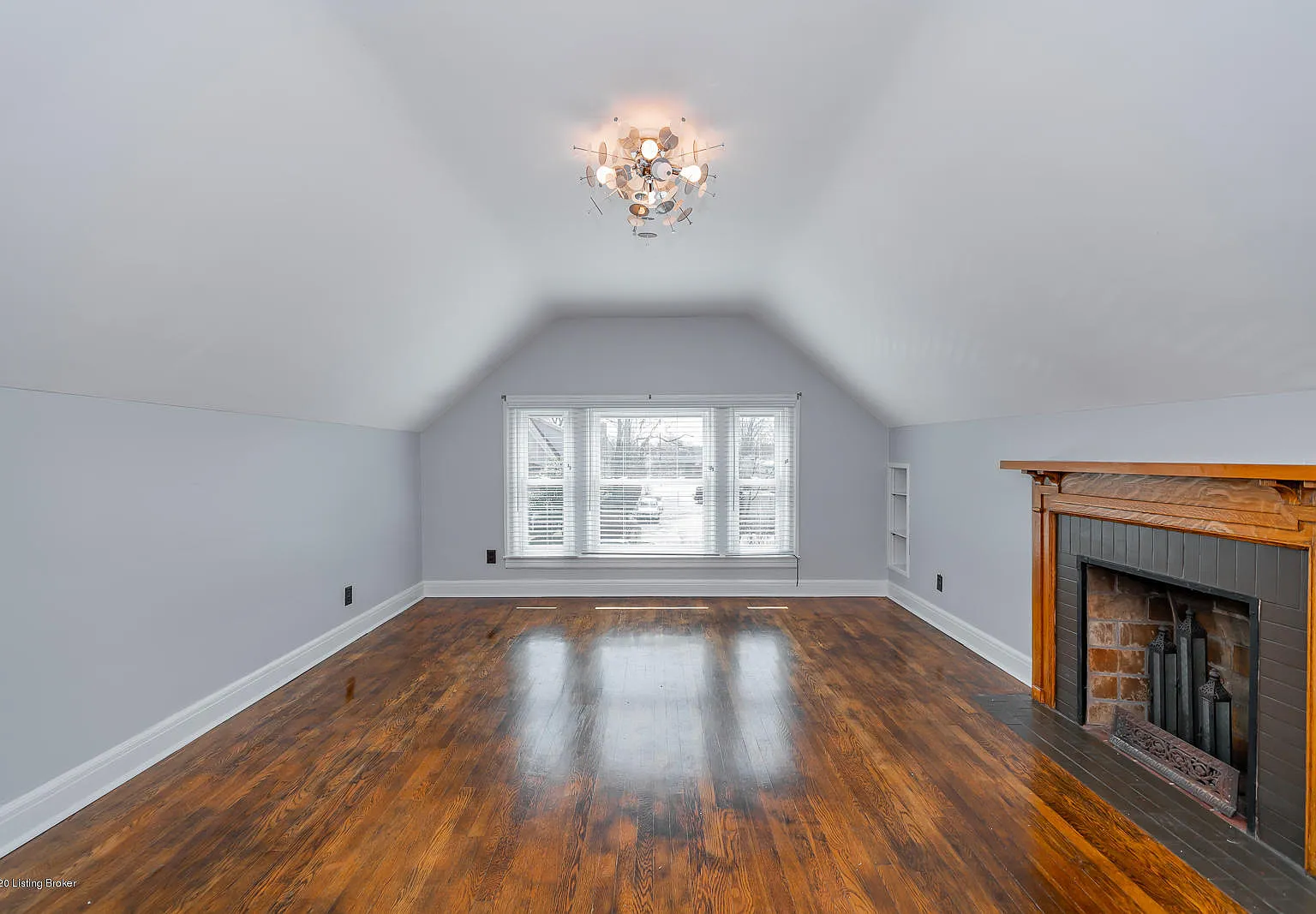 2 bed, 1.0 bath, 1100 sqft, $1,450 — Photo 3