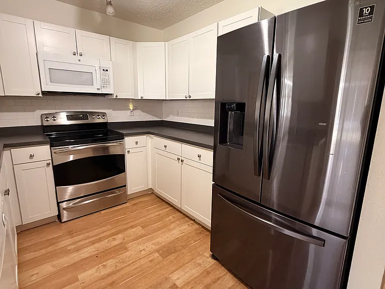 10819 Brickside Ct — Photo 5