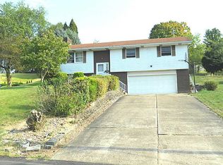 160 Skyline Dr, California, PA 15419