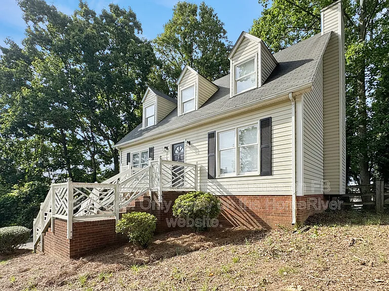 2155 Dave St — Photo 2