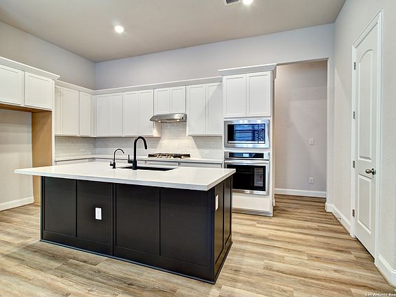 4th image of 13515 Valjean Avenue