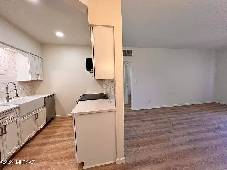 5500 N Valley View Rd #231 — Photo 5
