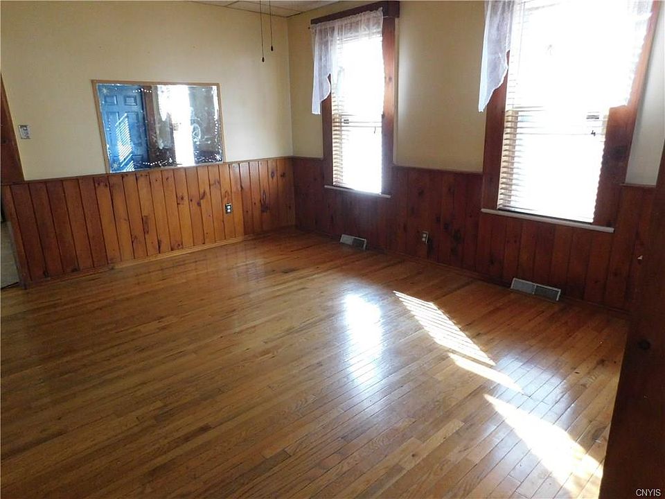 2nd image of 506 Woodland Ave