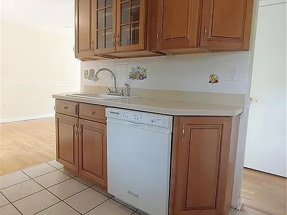 18 Merriewold Ln N #1 — Photo 4