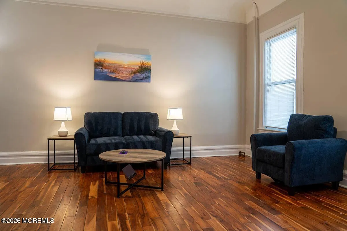 287 Westwood Ave — Photo 4
