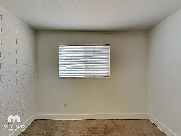4830 E Willetta St #8 — Photo 8