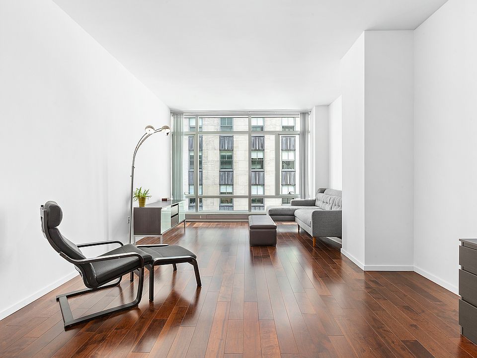 1st image of 18 W 48th St APT 4B