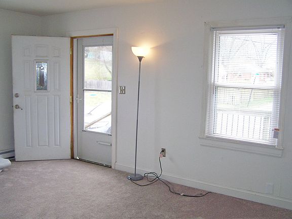 2nd image of 619 Bibb St NE