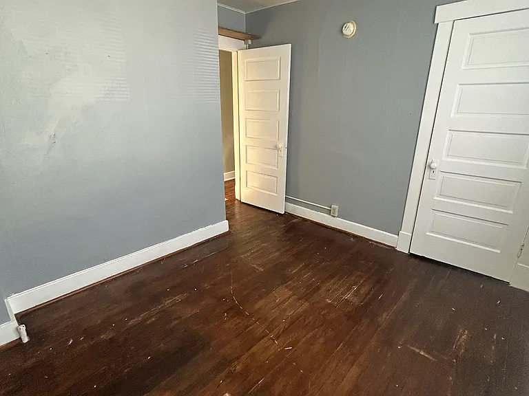 3rd bedroom with closet