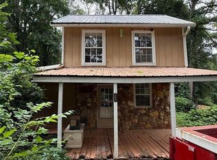 352 Price Rd, Carrollton, GA 30116