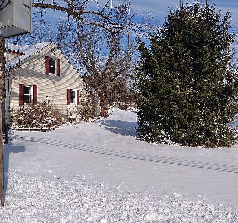 House to tree 30 ft.