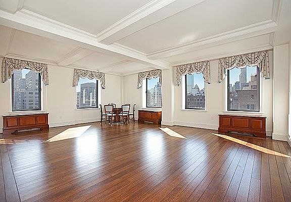3rd image of 15 E 69th St #4A