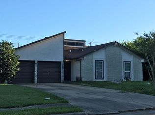 1221 Clover Dr, Angleton, TX 77515