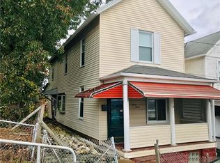 712 9th St, Charleroi, PA 15022