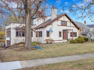 1537 Sheridan Rd, Highland Park, IL 60035