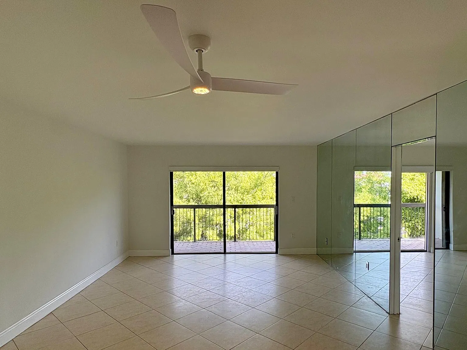2 bed, 855 sqft, $2,500 — Photo 3