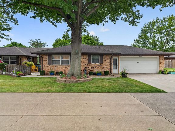 3rd image of 614 Candlewood Dr