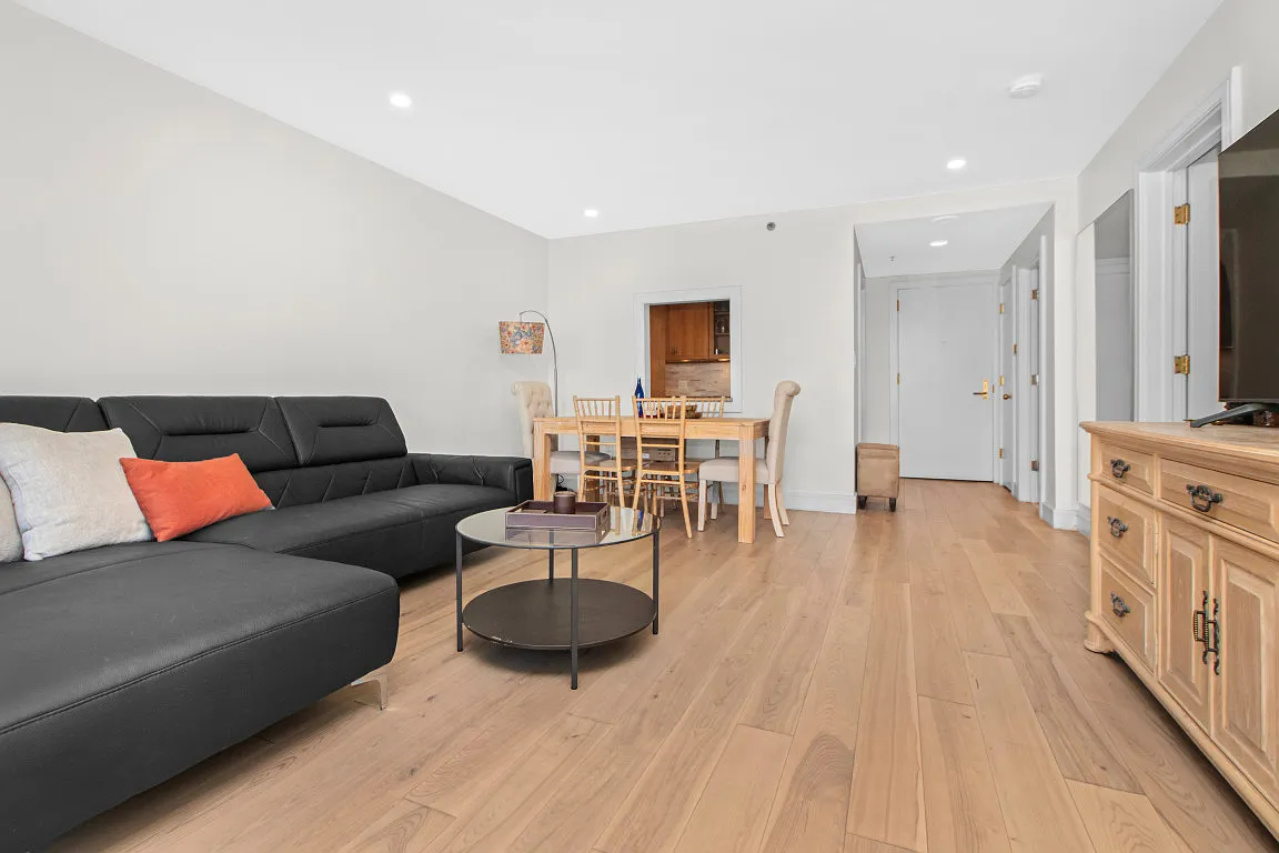 1 bed, 810 sqft, $4,000 — Photo 4