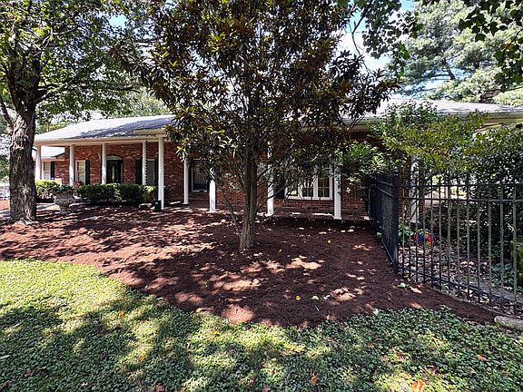 5th image of 5028 Ashgrove Rd