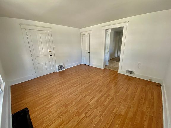 5th image of 419 Washtenaw Rd APT 2