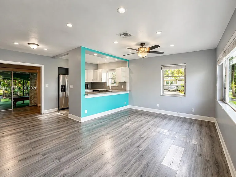 529 NW 8th St — Photo 3