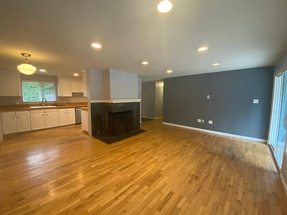 4th image of 12843 NE 112th St