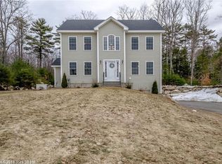 6 Abby Rd, Raymond, ME 04071
