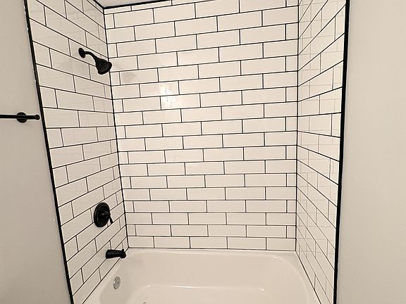 4th image of 287 Saint Eugene Ln