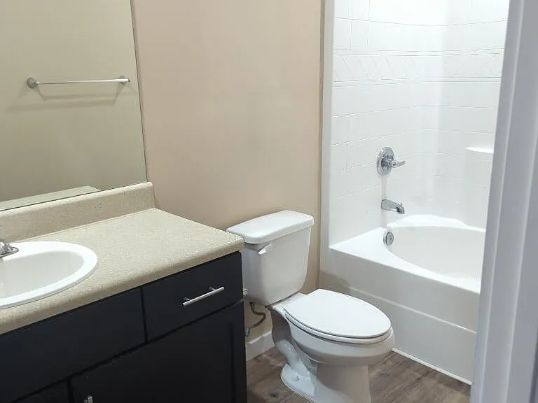 605 E Williams Ave — Photo 5
