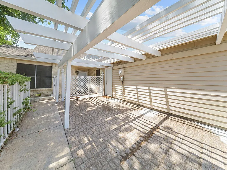 5501 Stoney Glen Dr — Photo 20