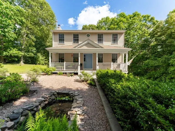 11 Sylvan Ln, Westerly, RI 02891
