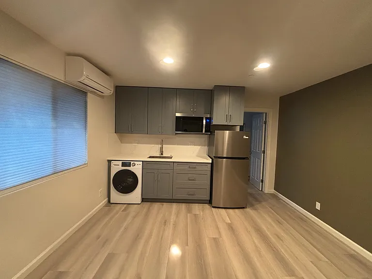 1460 S Novato Blvd — Photo 3
