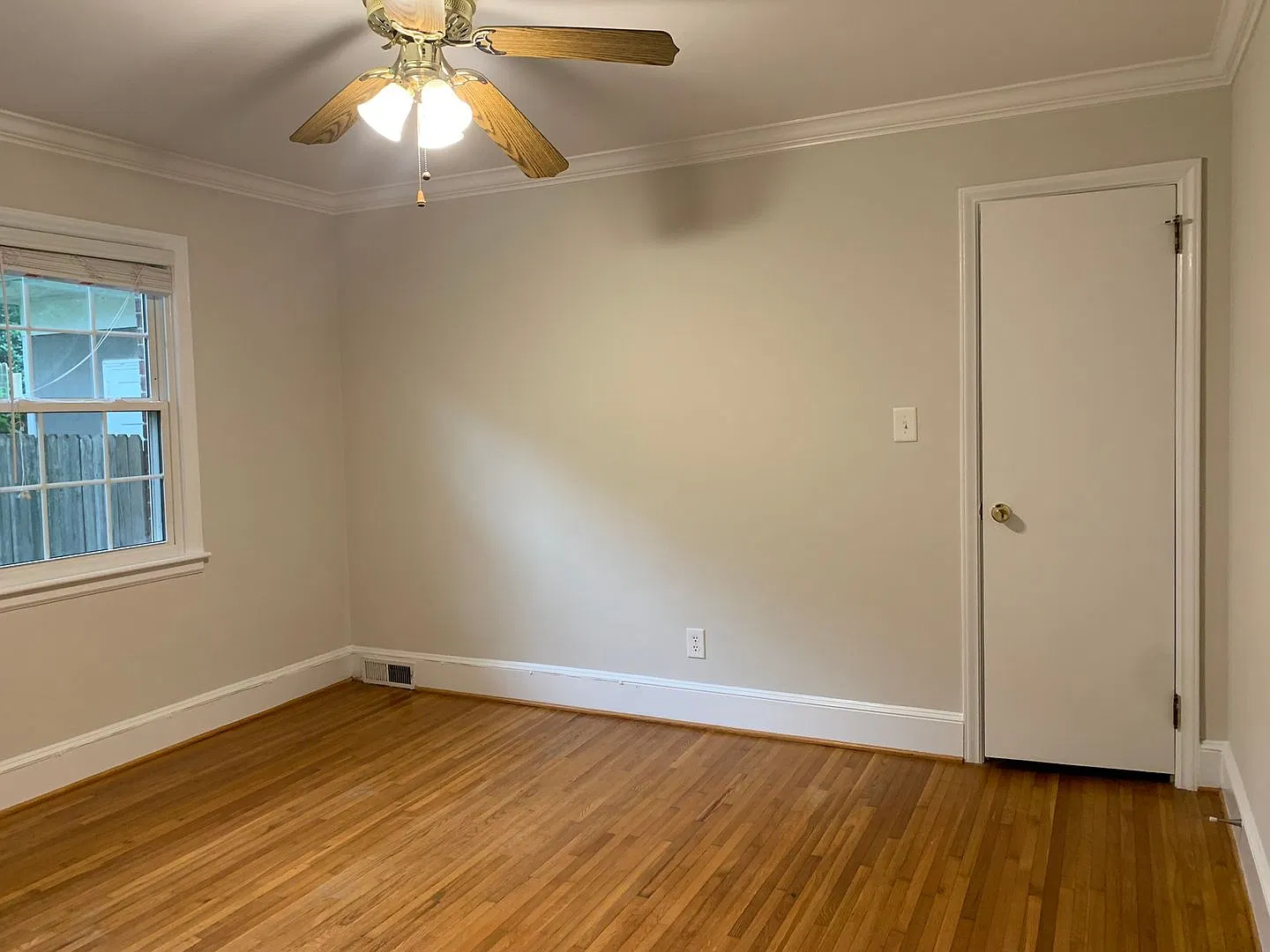 Adorable Two Bedroom Duplex in Sedgefield! — Photo 3