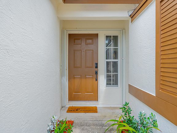 5th image of 2223 Soundings Court
